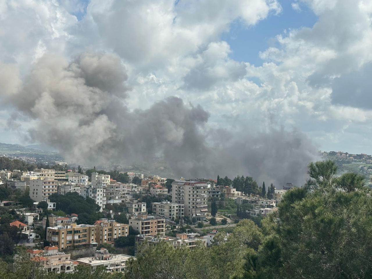 Al menos 13 miembros de seguridad libaneses mueren en bombardeos israelíes contra sede gubernamental en Nabatieh