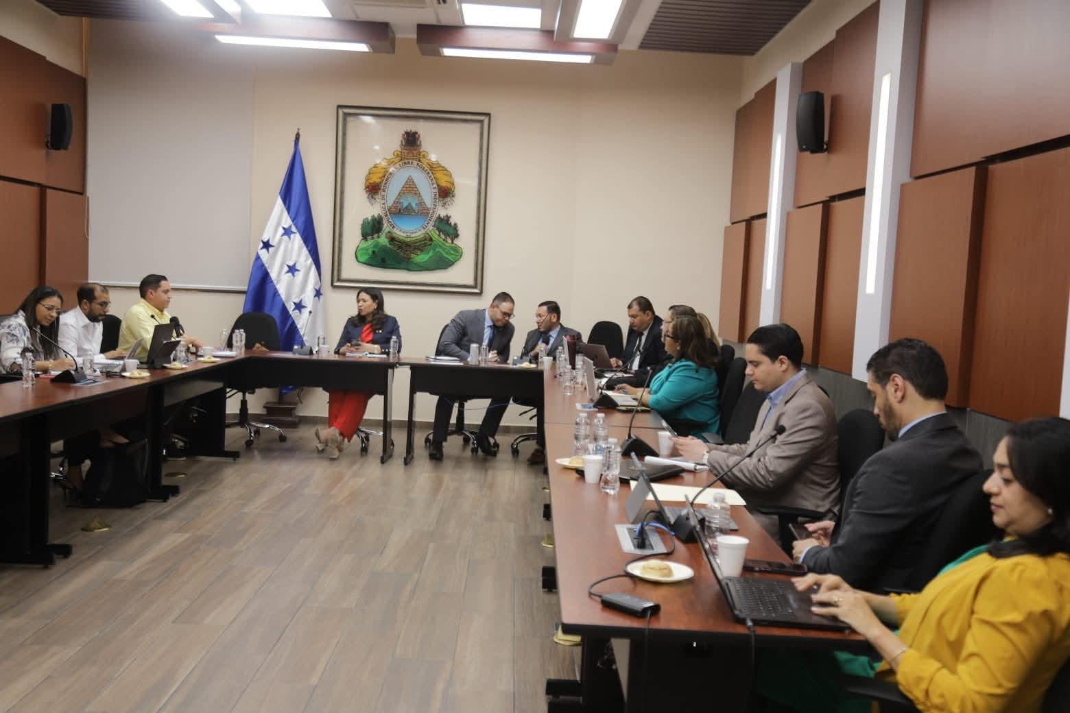 CN revisa 98 contratos pendientes y pagos de obras con la SIT