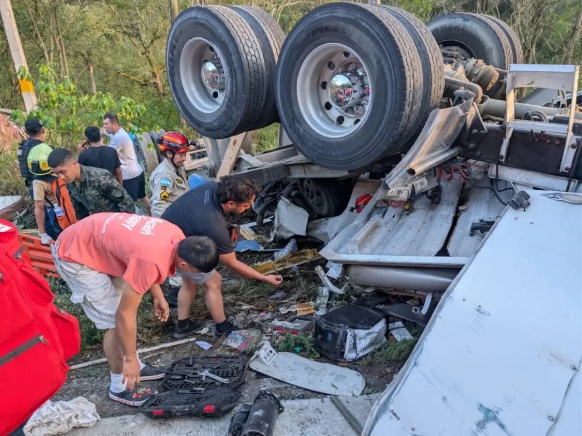 COPECO declara alerta roja en Quimistán por derrame de cianuro tras accidente de rastra en la CA-4