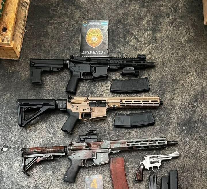 Decomisan arsenal de guerra en contenedor procedente de Miami en operativo en Puerto Cortés