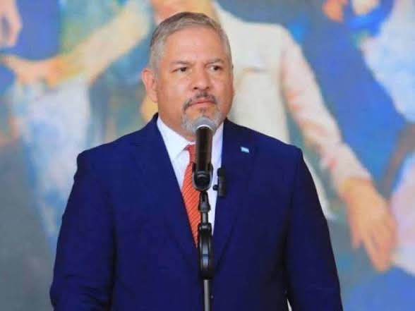 Excanciller  Reina desmiente presencia de cubanos en diplomacia hondureña y arremete contra rumores