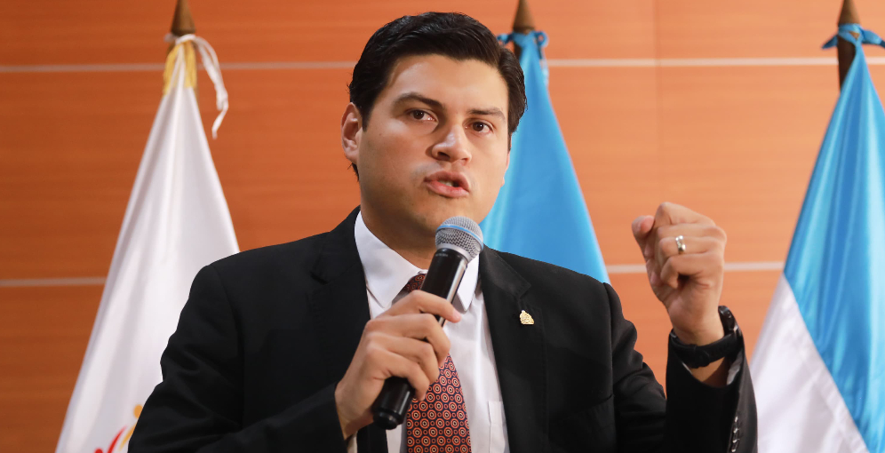 Falta de votos frena juicio político contra consejero del CNE Marlon Ochoa