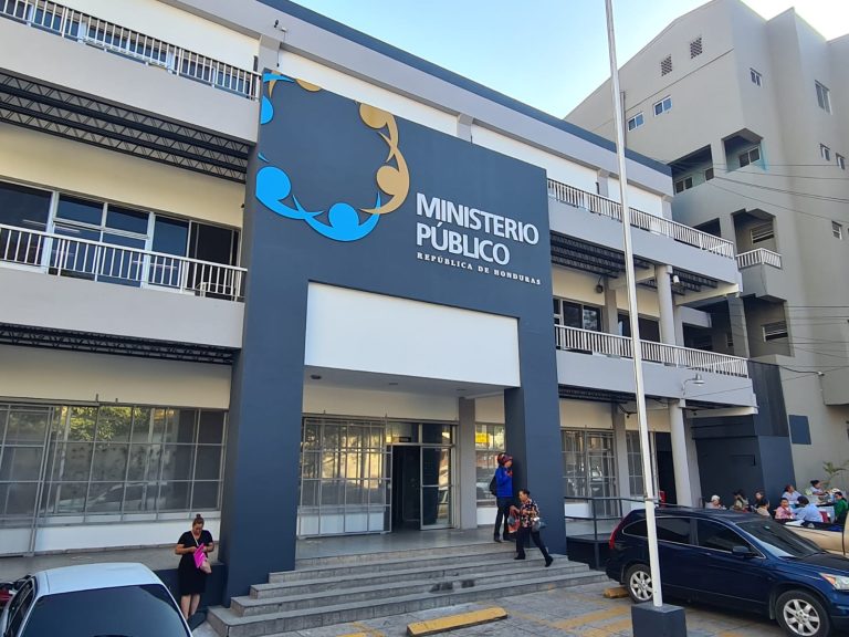 Fiscalía logra comiso definitivo de 25 bienes a Magdaleno Meza Fúnez y esposa
