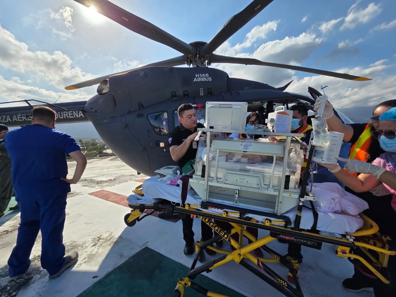 Fuerzas Armadas realizan evacuación aeromédica de emergencia en Colón