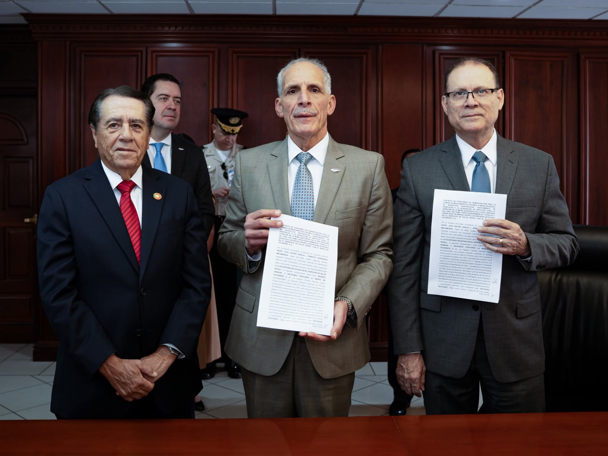 Gobierno activa fideicomiso para medicamentos y promete resolver más de 16 mil cirugías pendientes