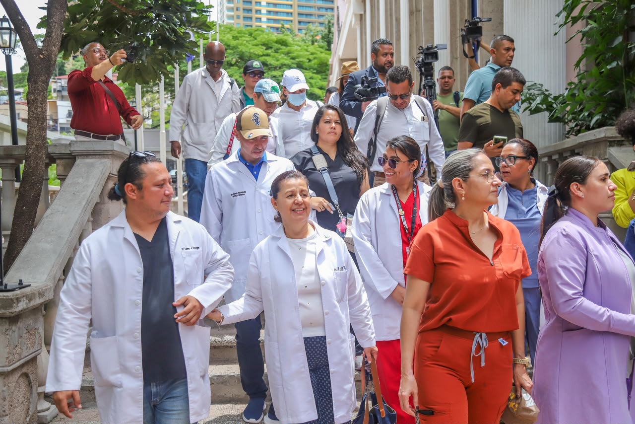 Gobierno del presidente Asfura y Colegio Médico instalan mesa de diálogo para establecer acuerdos urgentes