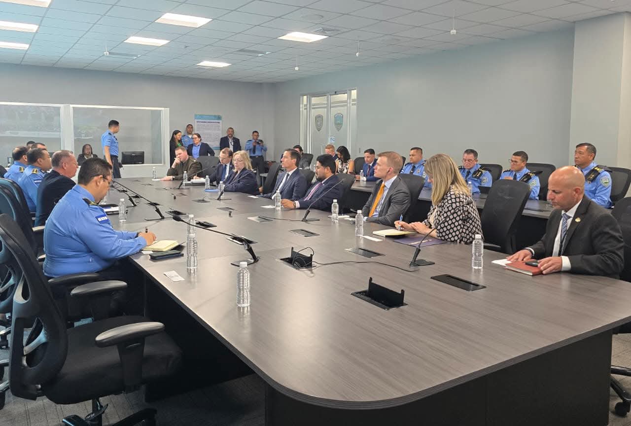 Gobierno presenta estrategias de seguridad ante la Embajada de EE.UU.