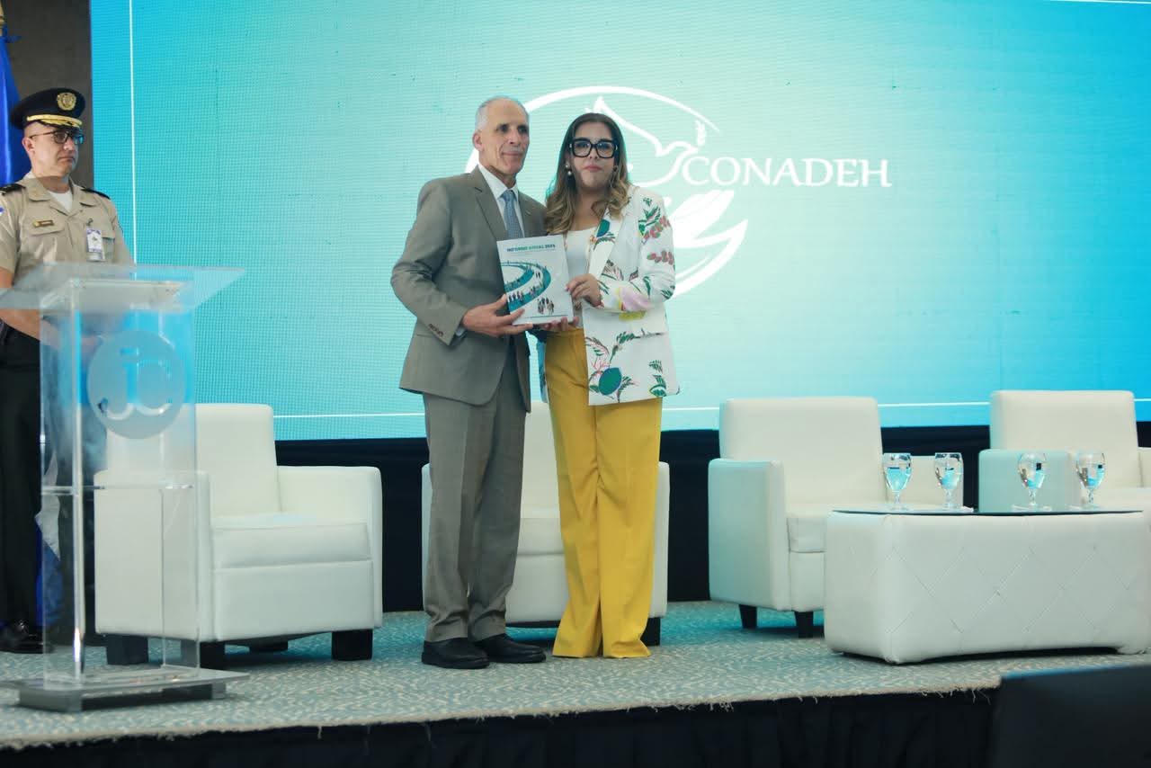Gobierno recibe informe del CONADEH para fortalecer derechos humanos en Honduras