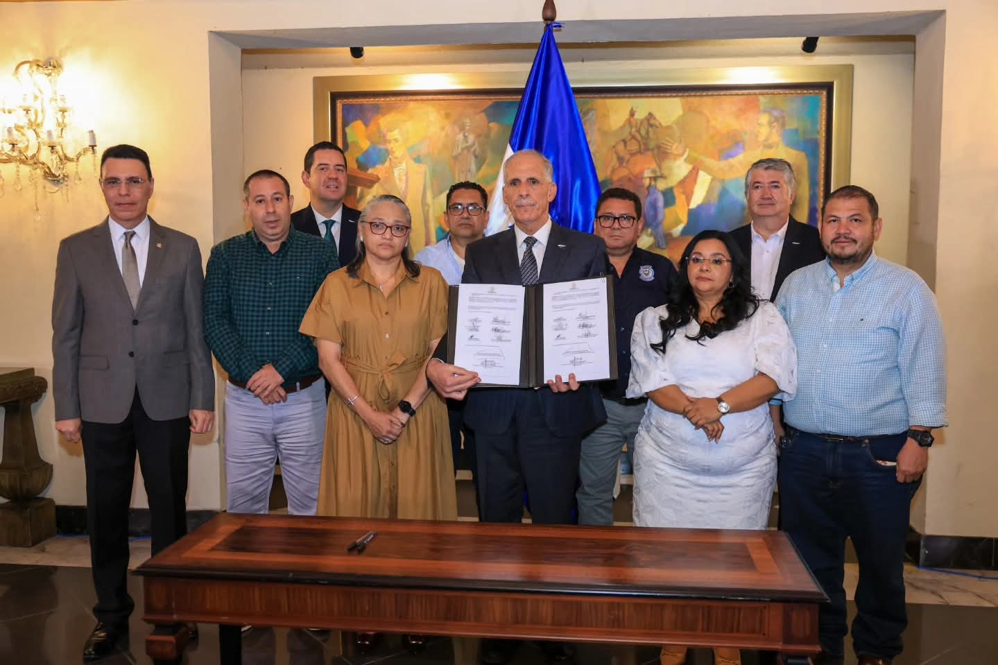 Gobierno y magisterio logran acuerdo que pone fin a asambleas informativas