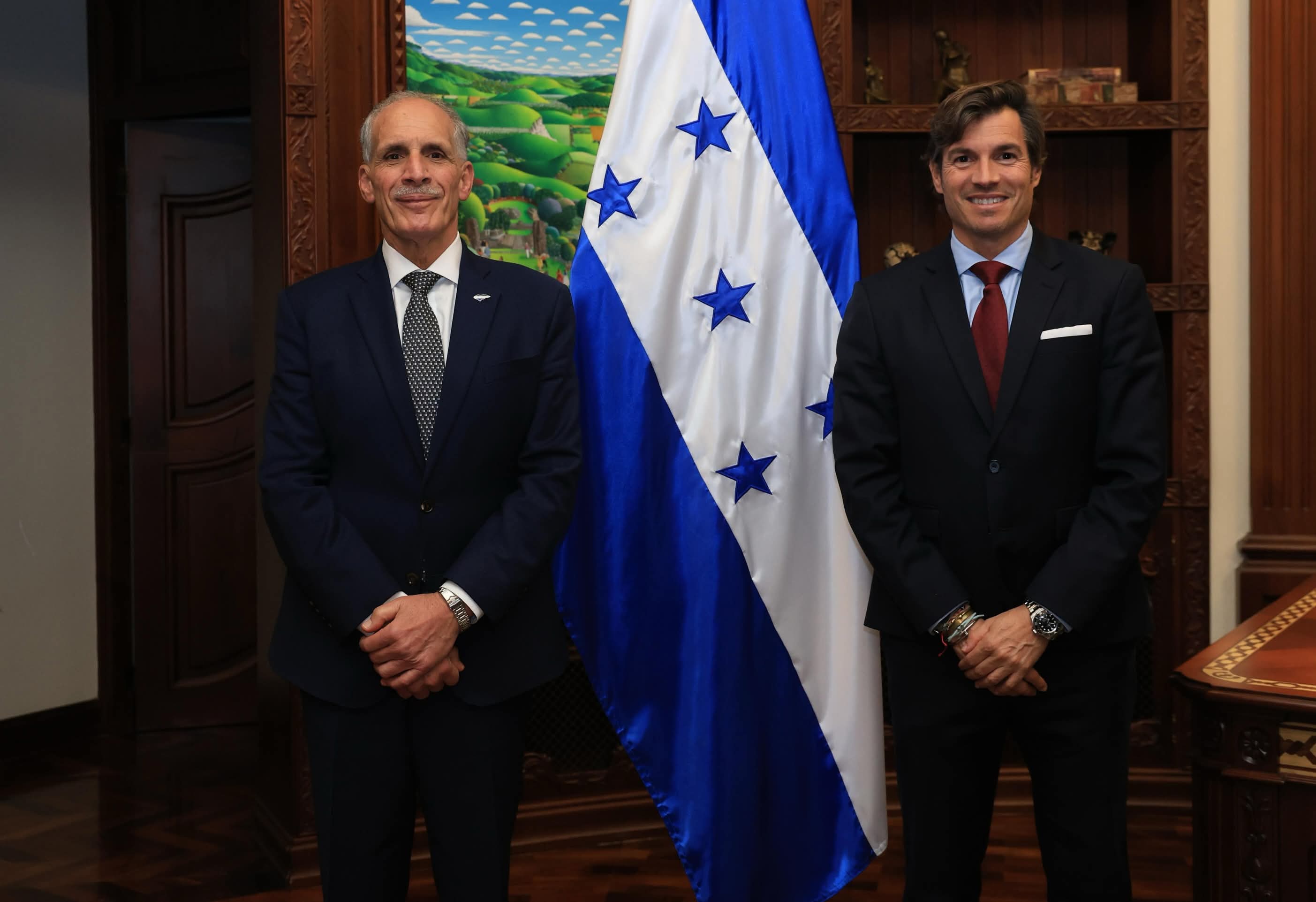 Honduras amplía conexión directa con España con nueva frecuencia aérea de Iberojet