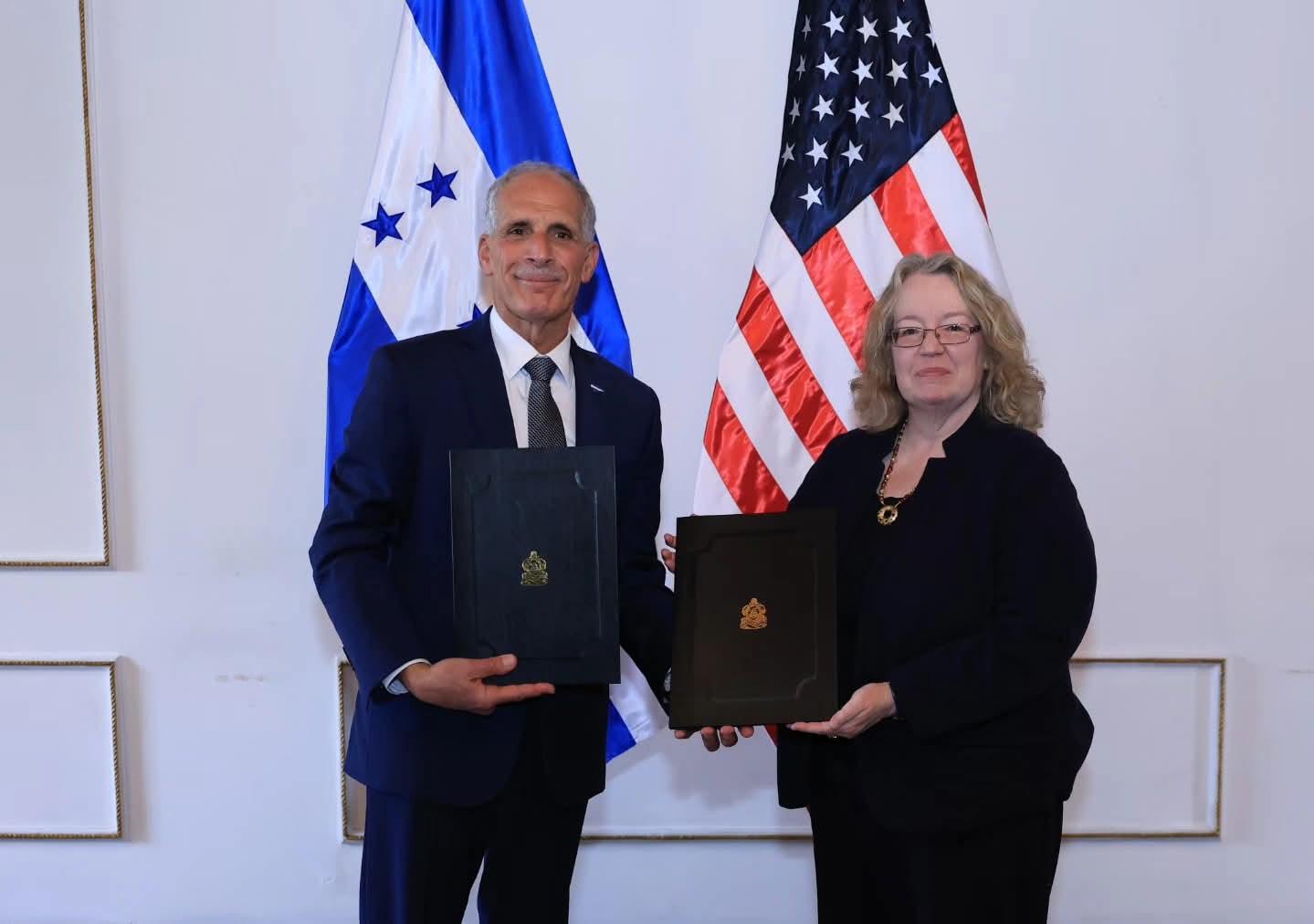 Honduras y Estados Unidos firman convenio para fortalecer la respuesta ante emergencias sanitarias