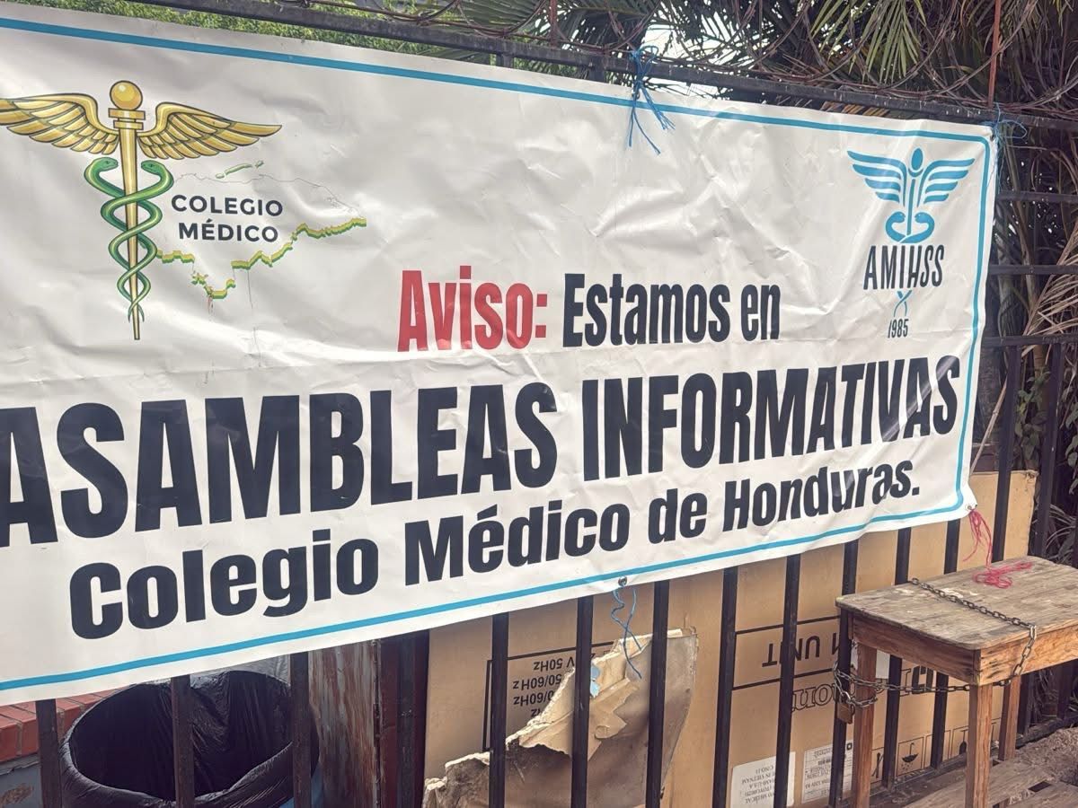Médicos mantienen paro indefinido a la espera de respuestas concretas del Gobierno