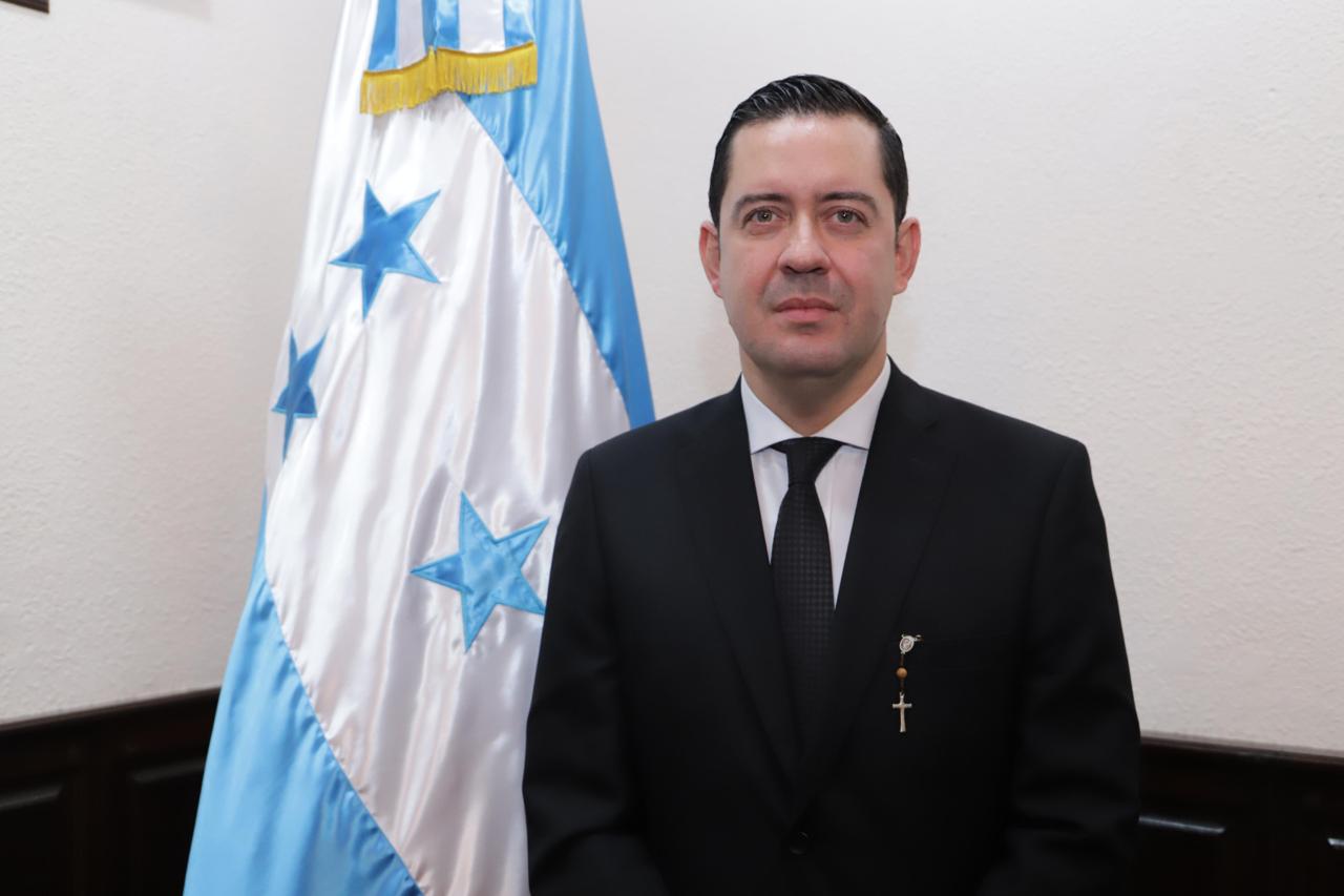 Ministro de Finanzas advierte que crisis de la ENEE es el mayor desafío económico del país