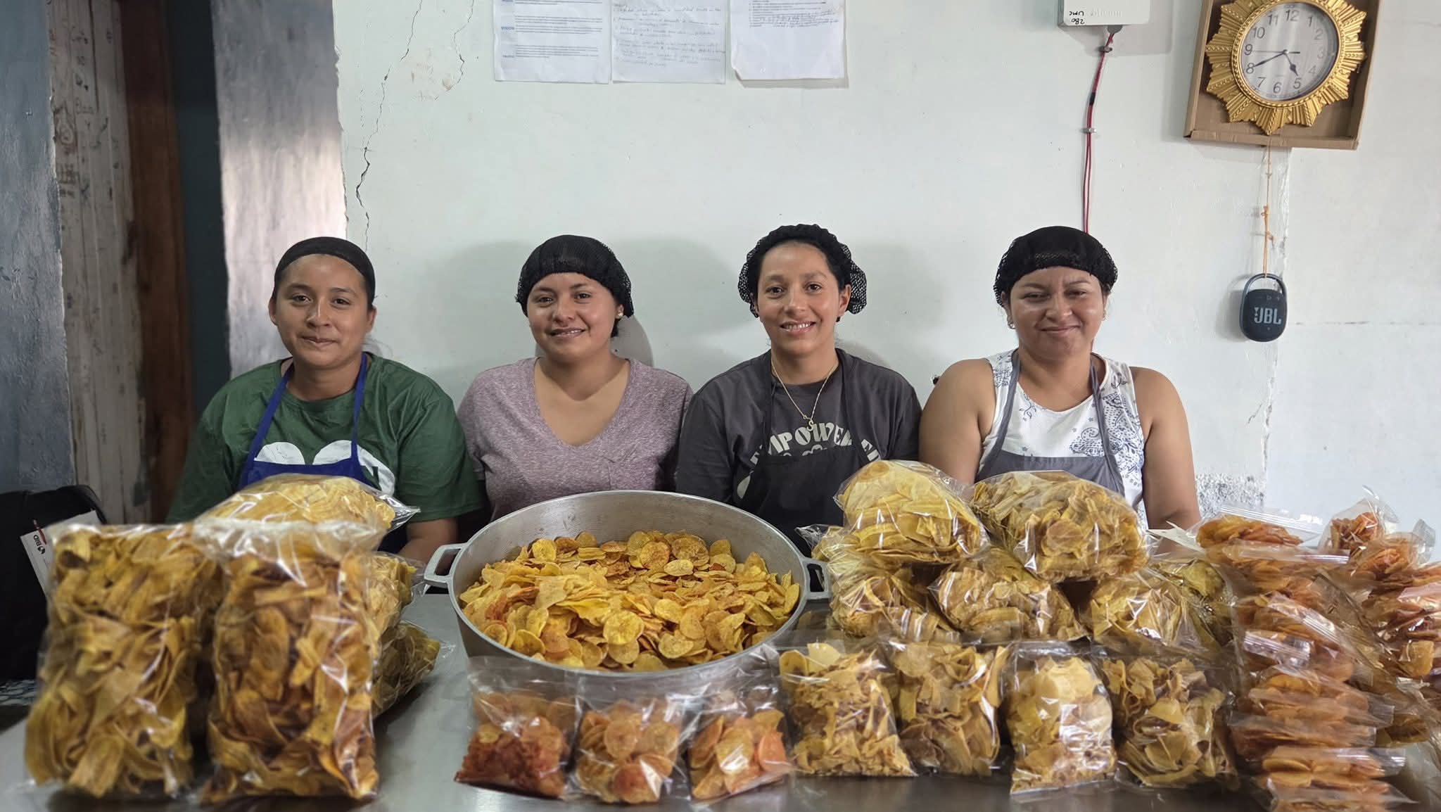 Mujeres de las zonas rurales potencian sus negocios con acompañamiento técnico de la SAG
