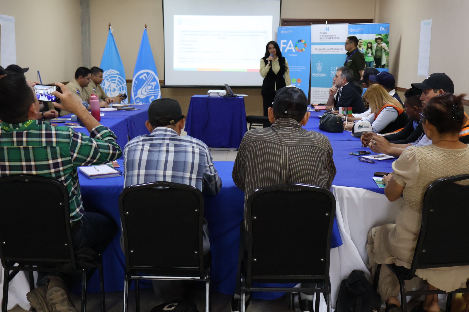 Pescadores artesanales fortalecen capacidades ante riesgos climáticos en la zona sur del país