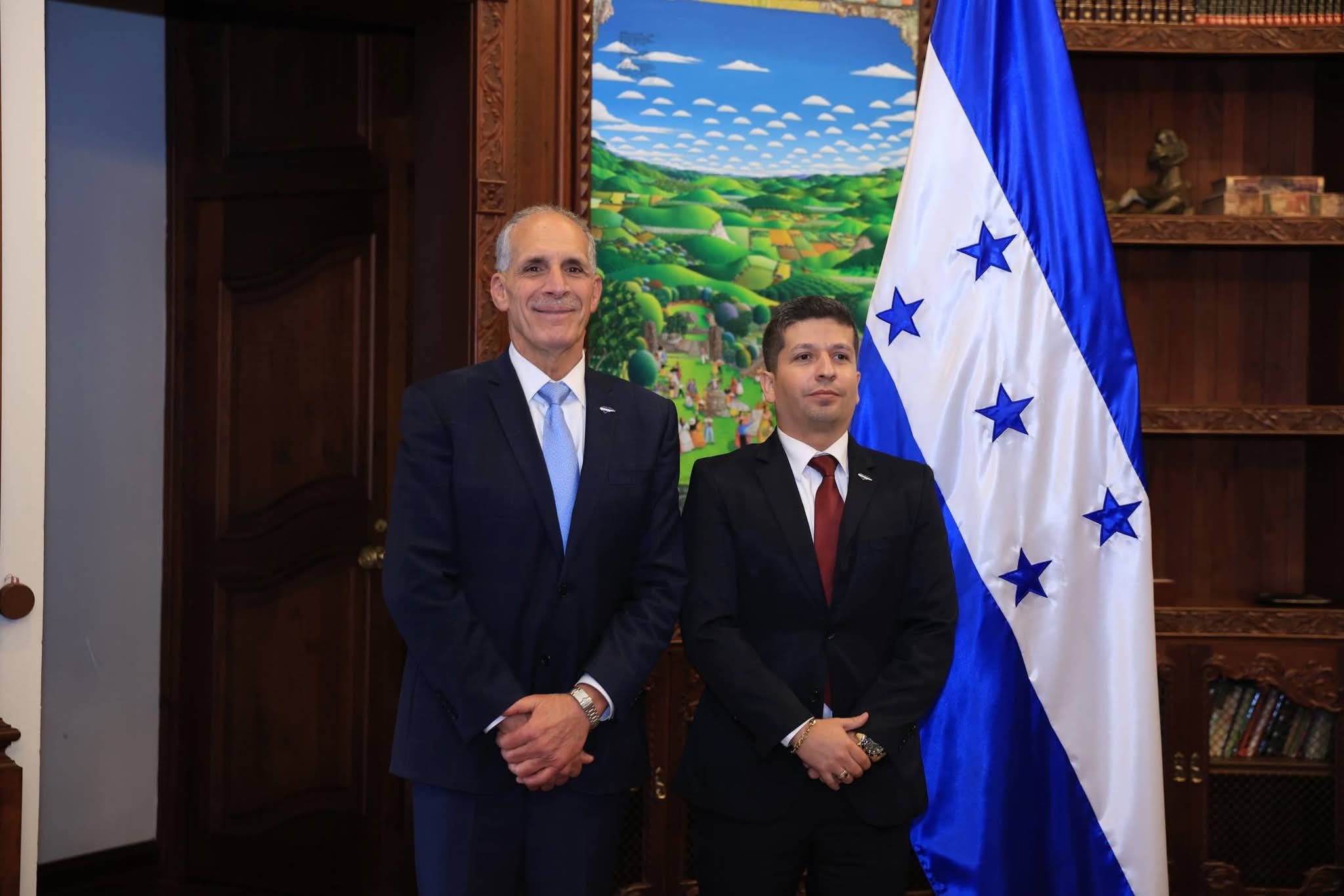 Presidente Asfura nombra a Enrique Flores Rodríguez como Secretario General de la OABI