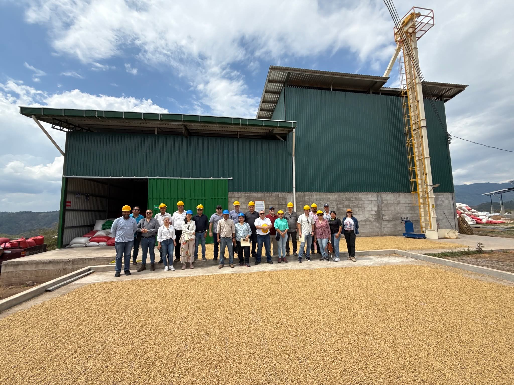 Proyecto SAG-COMRURAL, junto a la misión del Banco Mundial, fortalecen la cadena de cafés especiales en Comayagua