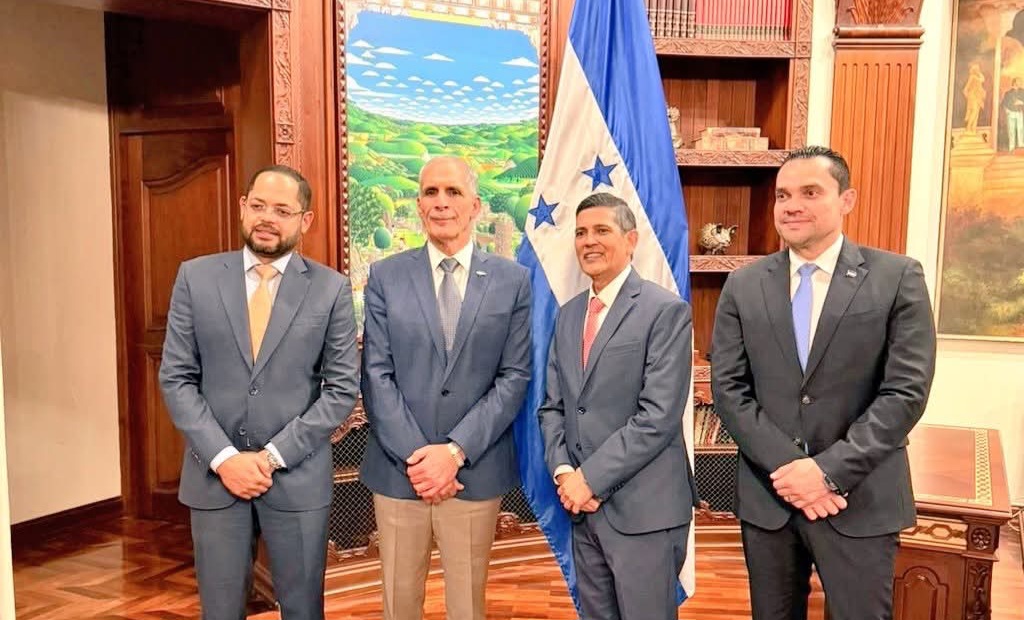 Reunión privada en Casa Presidencial define autoridades de investigación y protección estatal