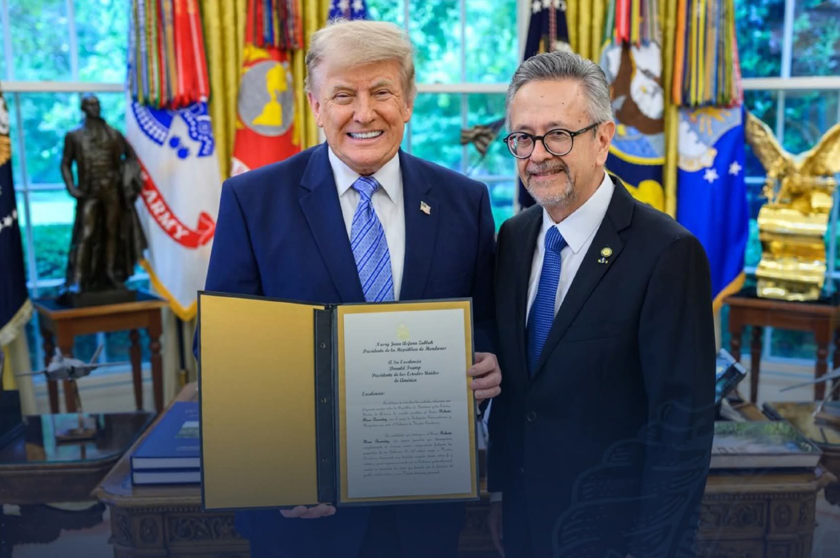 Roberto Flores Bermúdez presenta Cartas Credenciales ante Donald Trump como nuevo embajador de Honduras en EE.UU.
