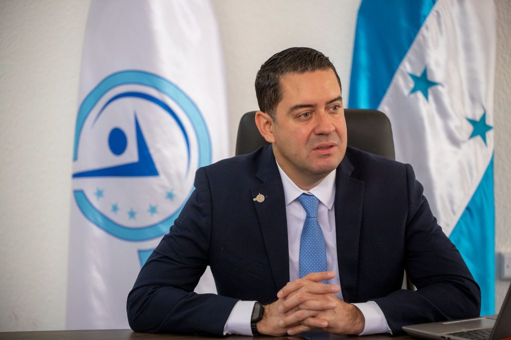 Subsidio a combustibles ya supera lo presupuestado y abre debate sobre su sostenibilidad