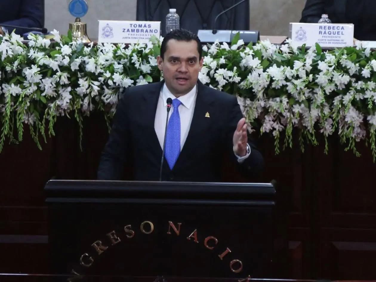 Tomás Zambrano advierte que diputados de Libre que integraron la Comisión Permanente podrían enfrentar juicio político